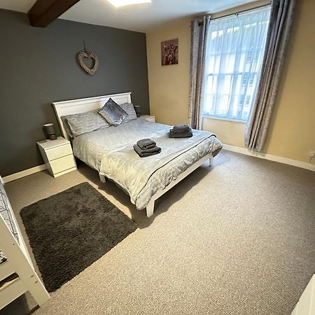 Llanidloes Townhouse-Pet-Friendly-Sleeps 6-Mid Wales Apartamento Exterior foto